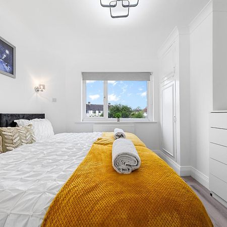 3 Bedroom House Close To Dartford Station Екстериор снимка