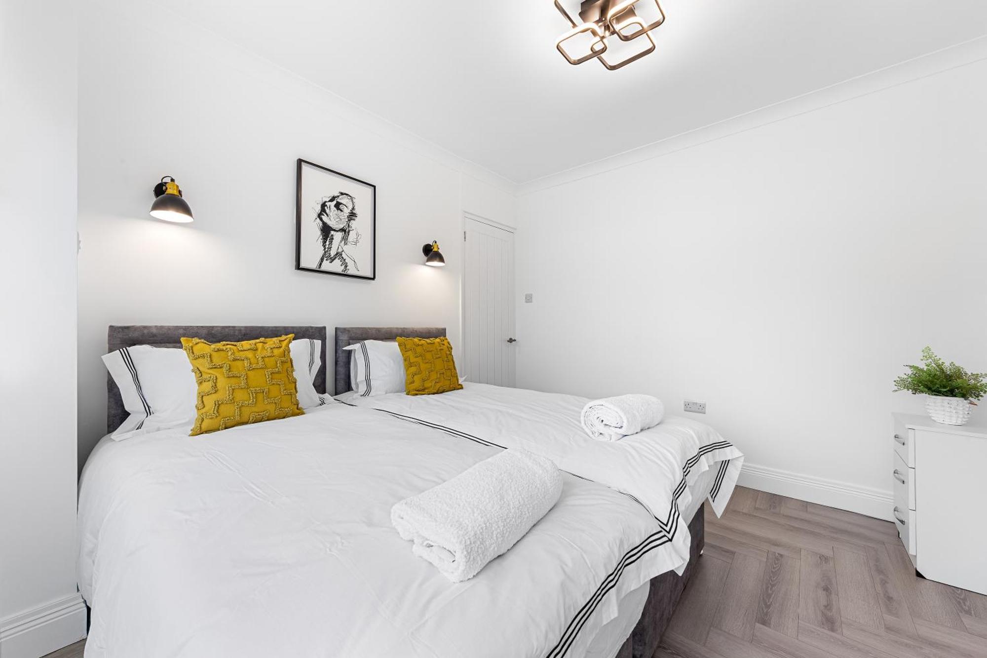 3 Bedroom House Close To Dartford Station Екстериор снимка